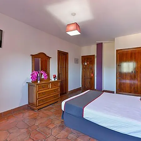 Alfonso Xi 2* Guadalupe (Extremadura)